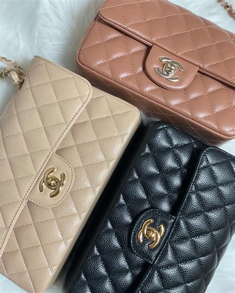 collezione painted lambskin argento e nero chanel|Chanel mini vs lambskin.